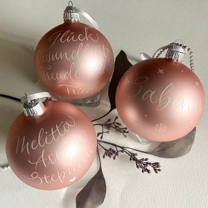 weihnachtskugeln_graz-amano_rosarot
